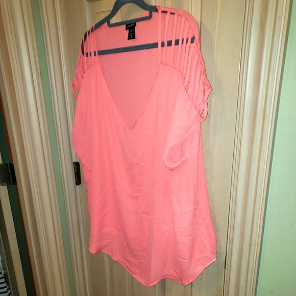 Torrid Womens Plus sz 2X open shoulder blouse shirt Short sleeves - Picture 2 of 4